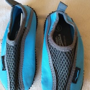 Kids Aqua Water Shoes in Bright Blue and Gray - Size 6